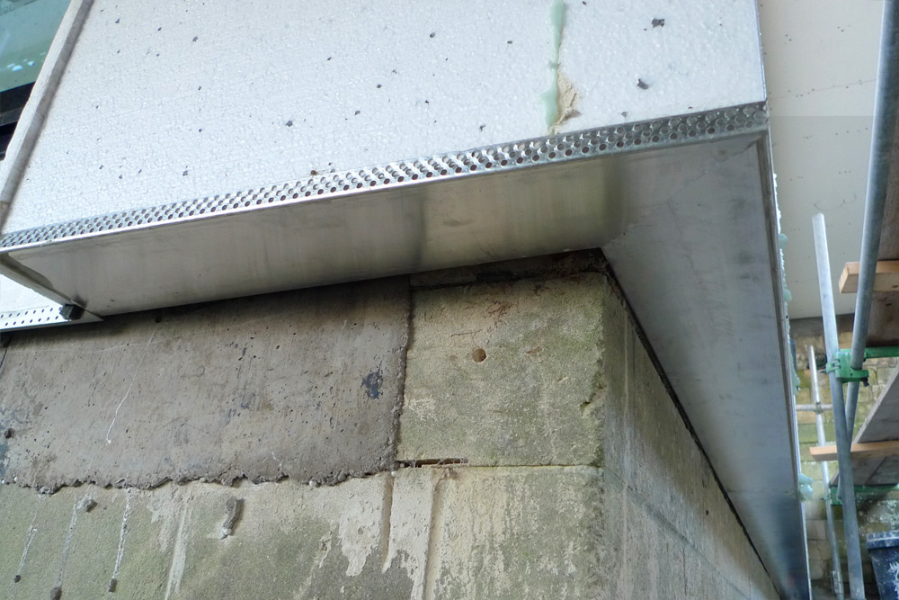 EWI & rainscreen cladding - Aluminium starter track for external wall insulation boards