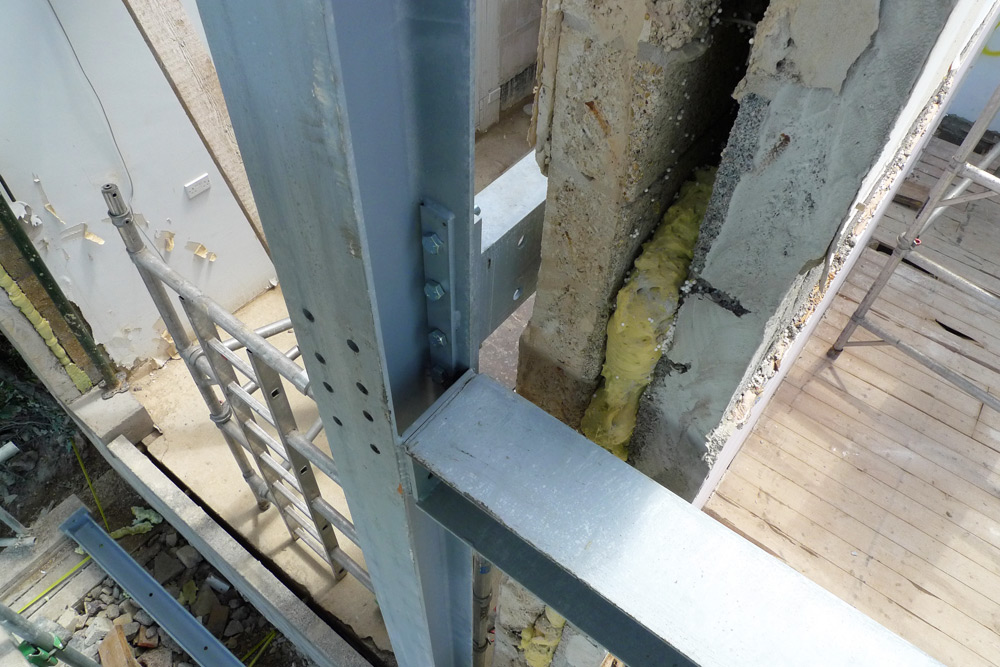 Steelwork - Steel plate & bolt connections